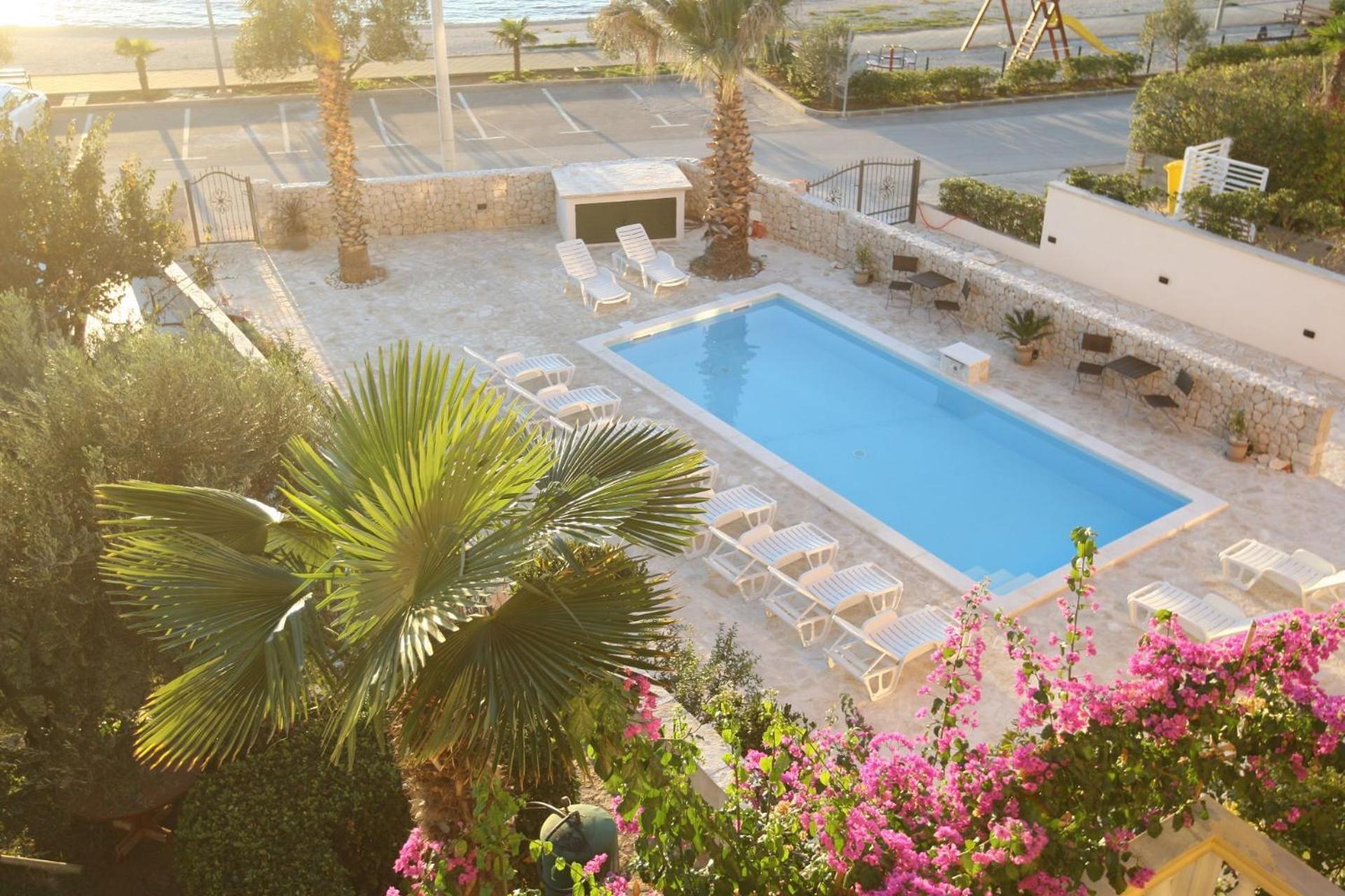 Apartments Mladen 브르시 외부 사진